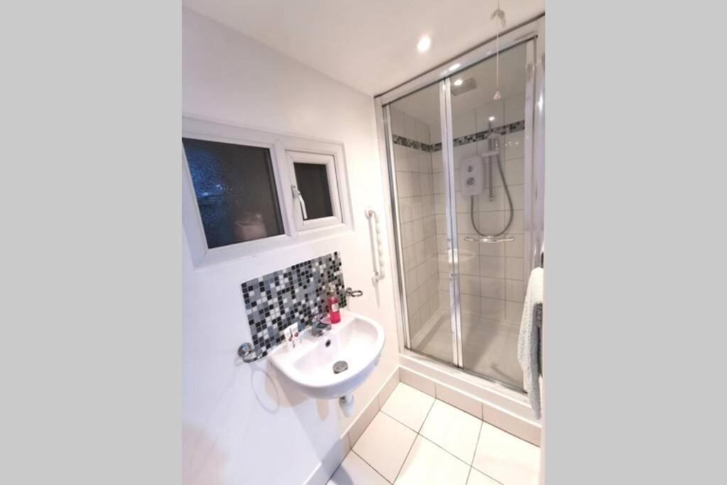 Private Comfortable Guest Suite - 诺丁汉 外观 照片